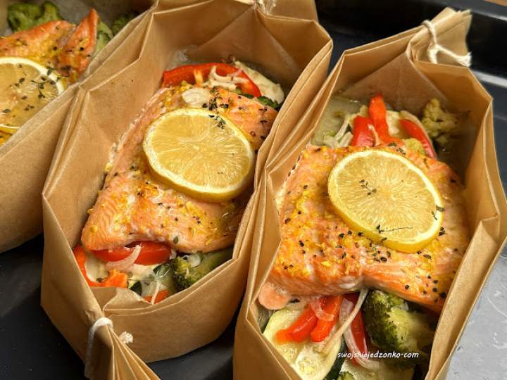 Pstrąg tęczowy pieczony z warzywami