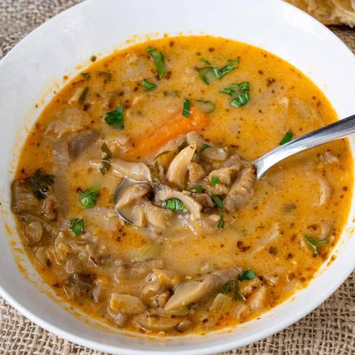 Flaki z boczniaków na rosole z kurczaka