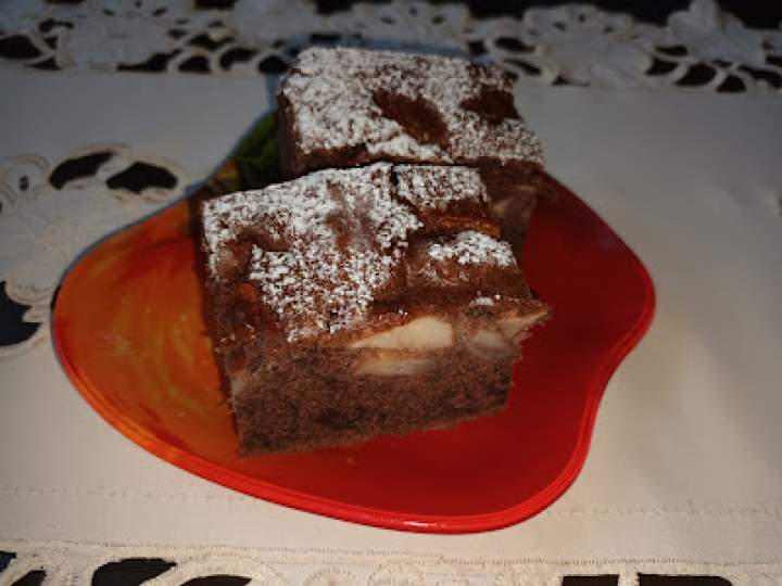 BABKA CZEKOLADOWA Z JABŁKAMI