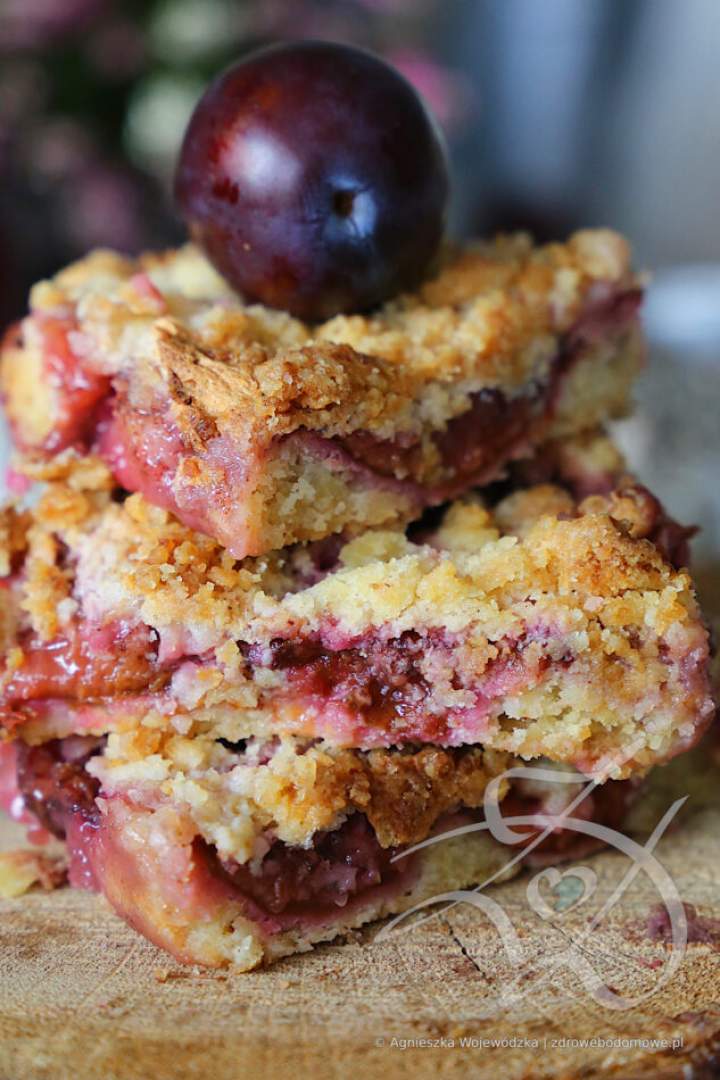 Kruchy Maślany Placek ze Śliwkami