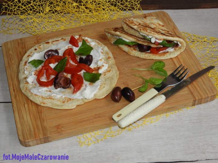 Błyskawiczne placki z papryką i ricottą