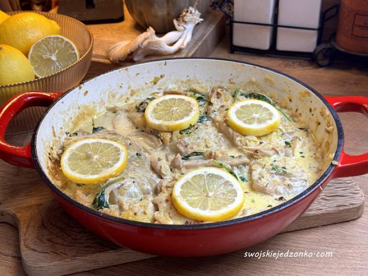 Dorsz z boczniakami w sosie cytrynowo – śmietanowym