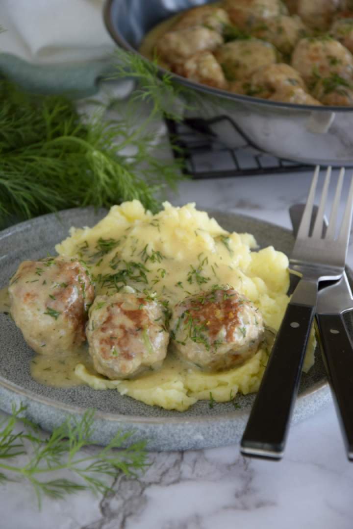 Klopsiki w sosie koperkowym
