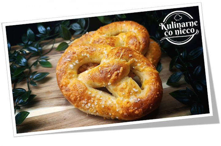 Fit Wysokobiałkowe Precle z Cheddarem (*SERIA FIT*)