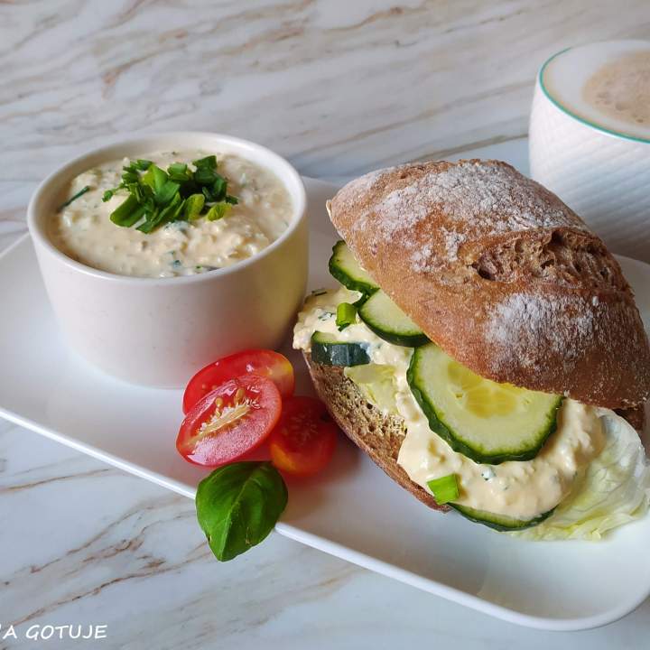 Pasta jajeczna z jalapeno