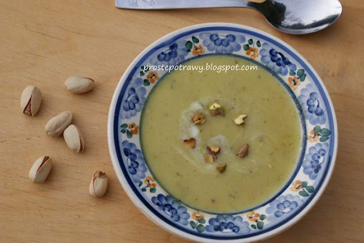 Zupa z cukinii z mlekiem kokosowym