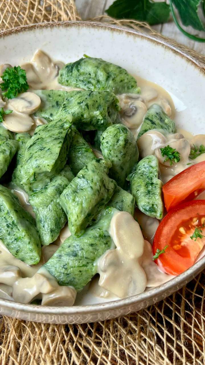 Kopytka ze szpinakiem – miękkie, zielone i szybkie do zrobienia