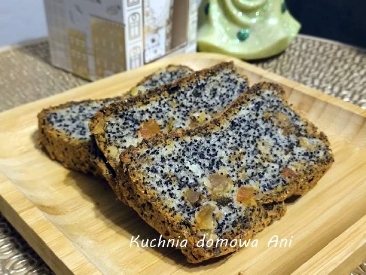 Piegusek z bakaliami na białkach