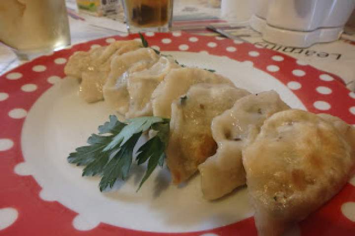 Pierogi z kaszą gryczaną i pieczarkami