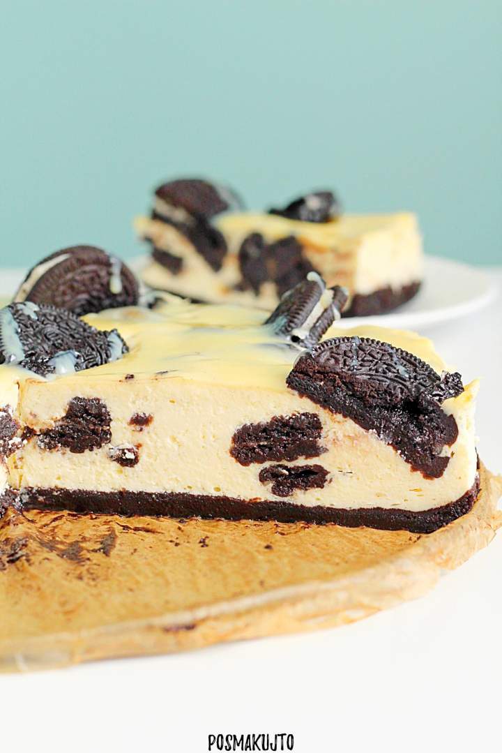 Kremowy sernik Oreo pieczony w kąpieli wodnej – najlepszy przepis