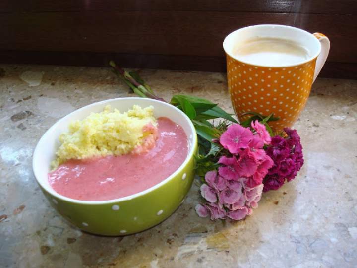 553. Jaglanka z musem (truskawka-banan-jogurt)