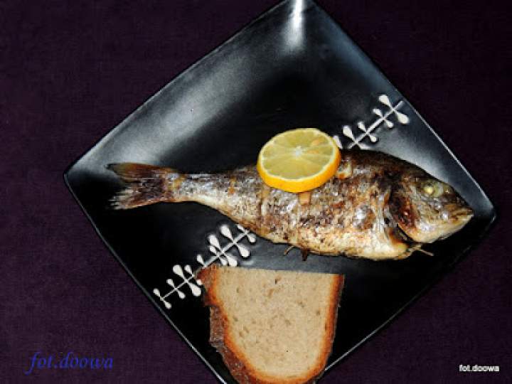 Dorada z grilla z werbena cytrynową