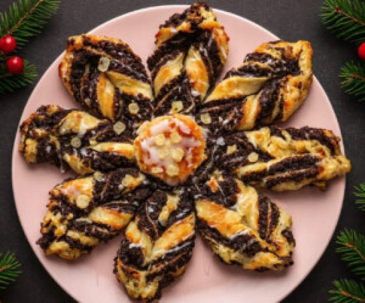 Gwiazda makowa z ciasta francuskiego