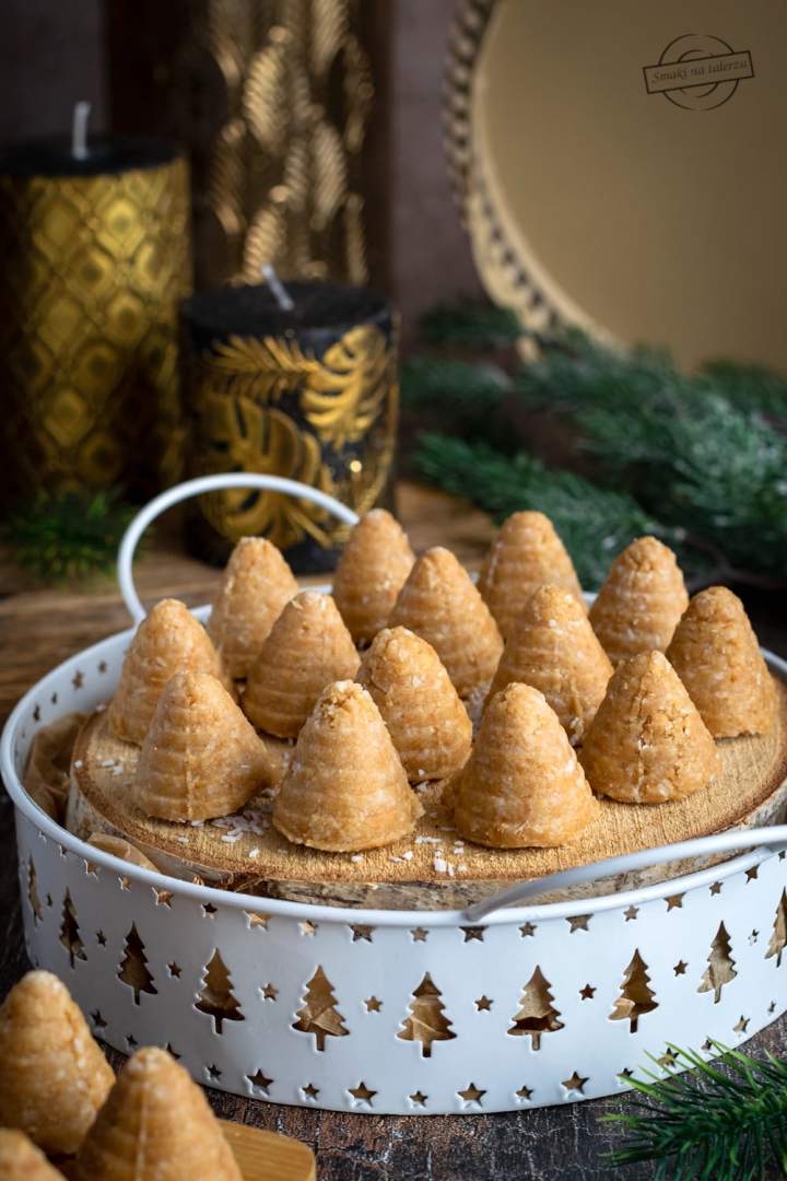 Ule z wiórkami kokosowymi i marcepanem