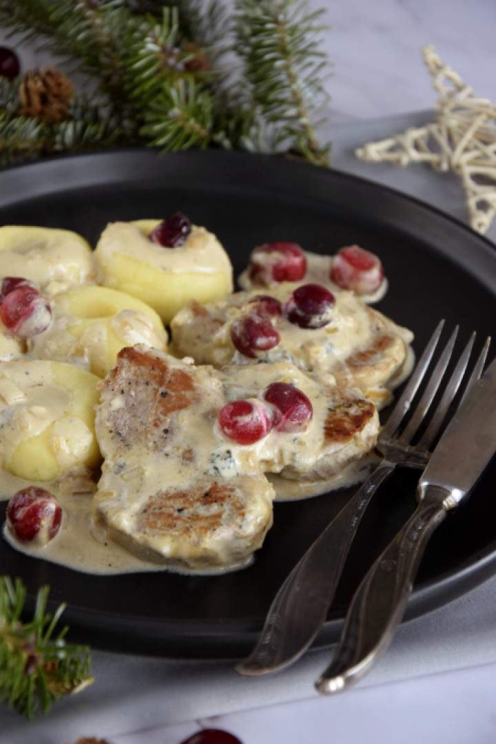 Polędwiczka wieprzowa w sosie z niebieskiego sera