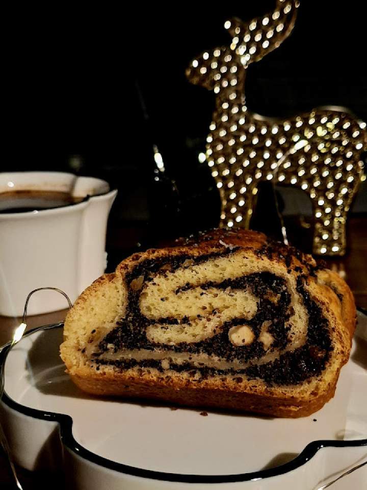 Makowiec (rolada makowa)