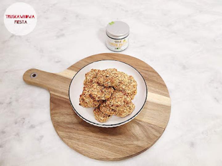 Ciasteczka owsiane z bananem i pastą ze skórki cytrynowej