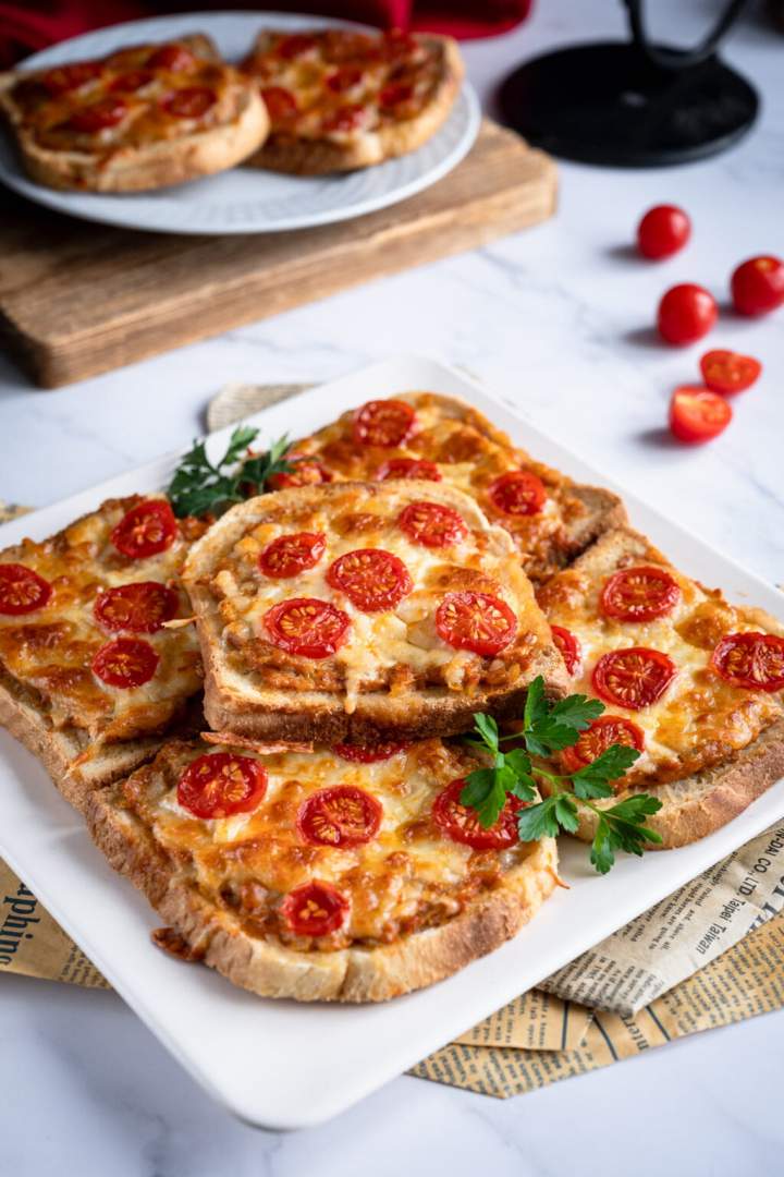 Chleb zapiekany z mięsem mielonym