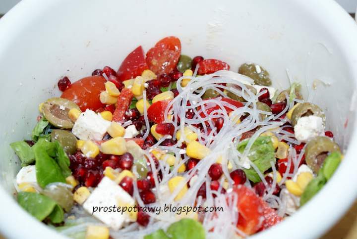 Sałatka z granatem i serem feta