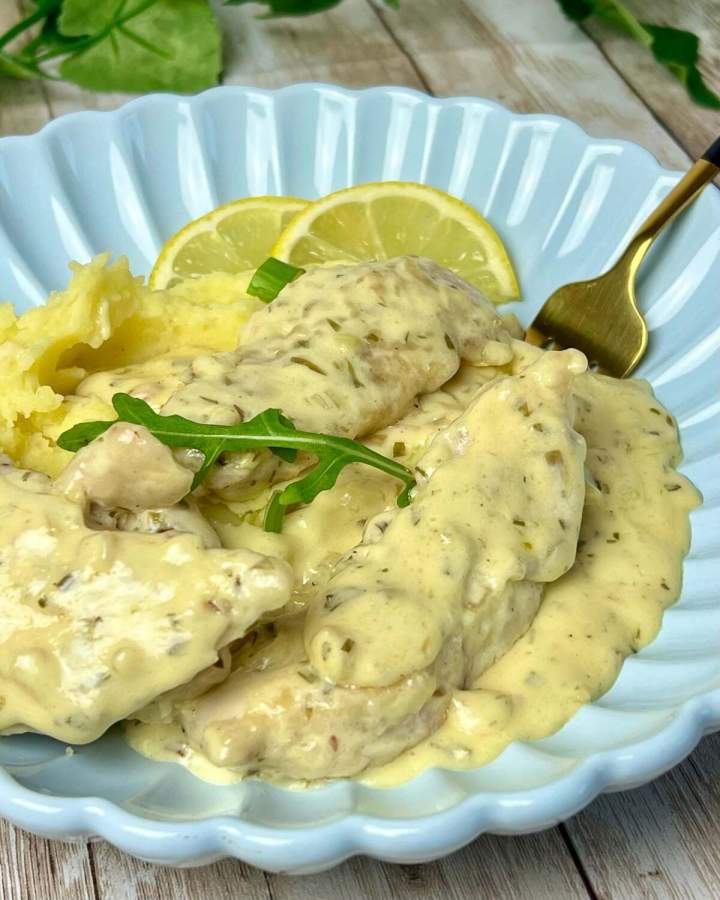 Kurczak w kremowym sosie estragonowym