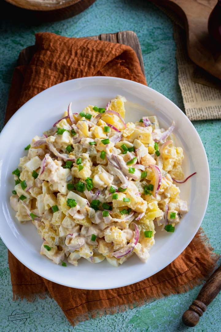 Sałatka ziemniaczana z wędzonym kurczakiem