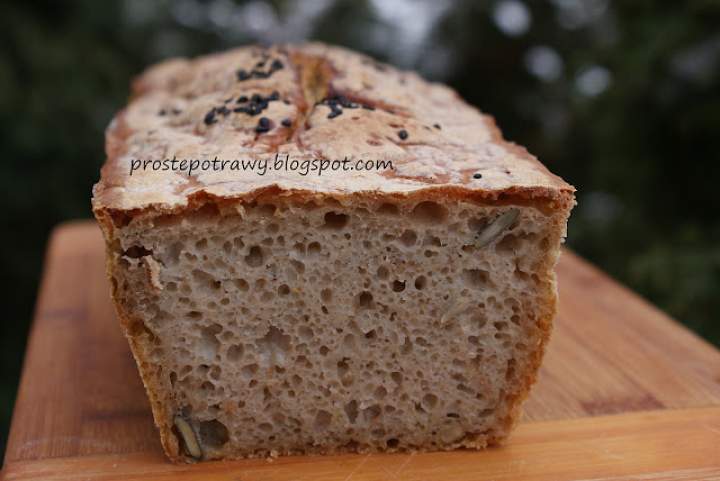 Chleb na zaczynie z tartym jabłkiem