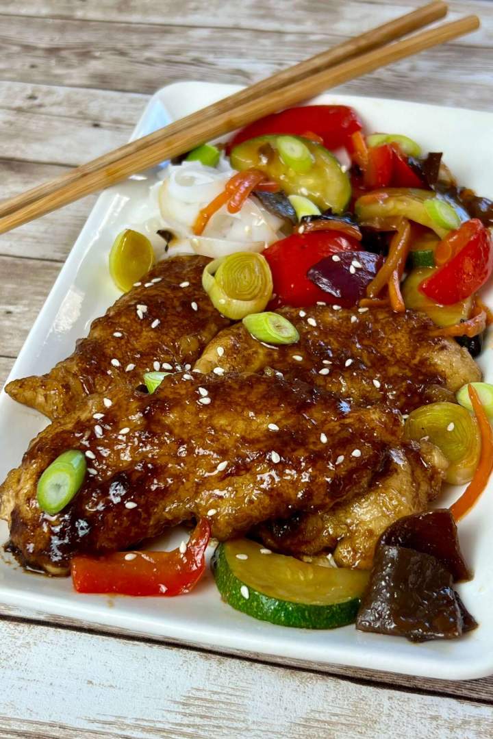Kurczak po japońsku w sosie sojowym – prosty obiad z charakterem
