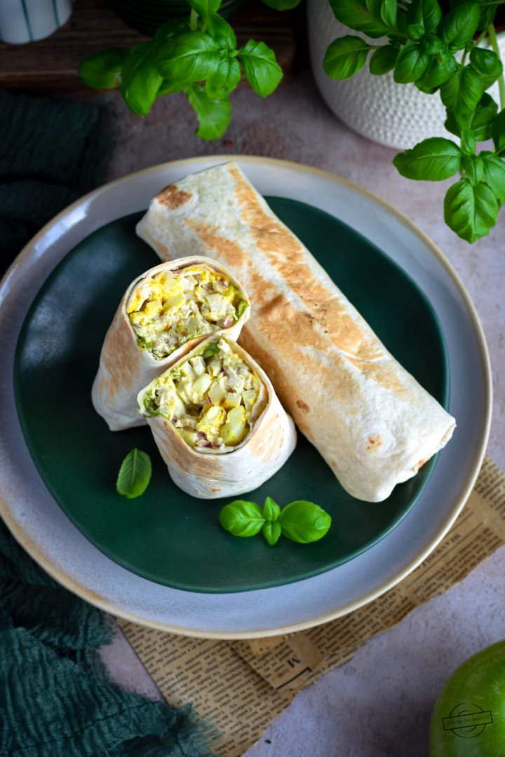 Tortilla z kurczakiem i jabłkiem