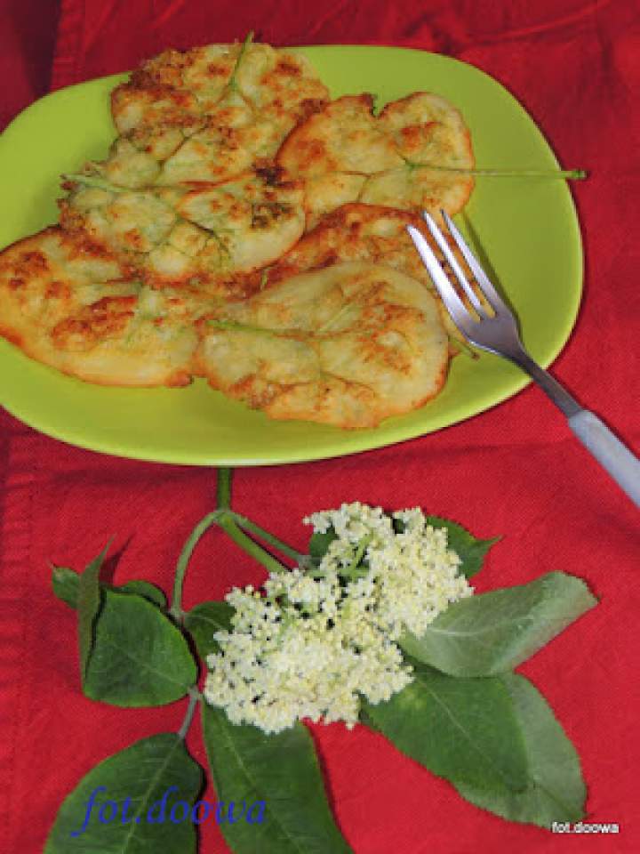 Czarny bez w cieście kukurydzianym