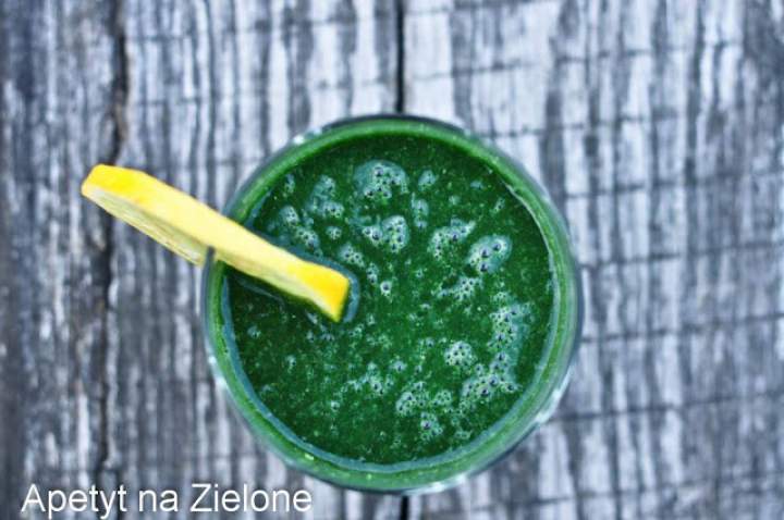 kasza jaglana + spirulina + banan + ananas + cytryna + miód