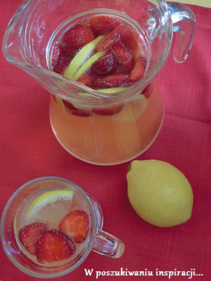 Lemoniada truskawkowa