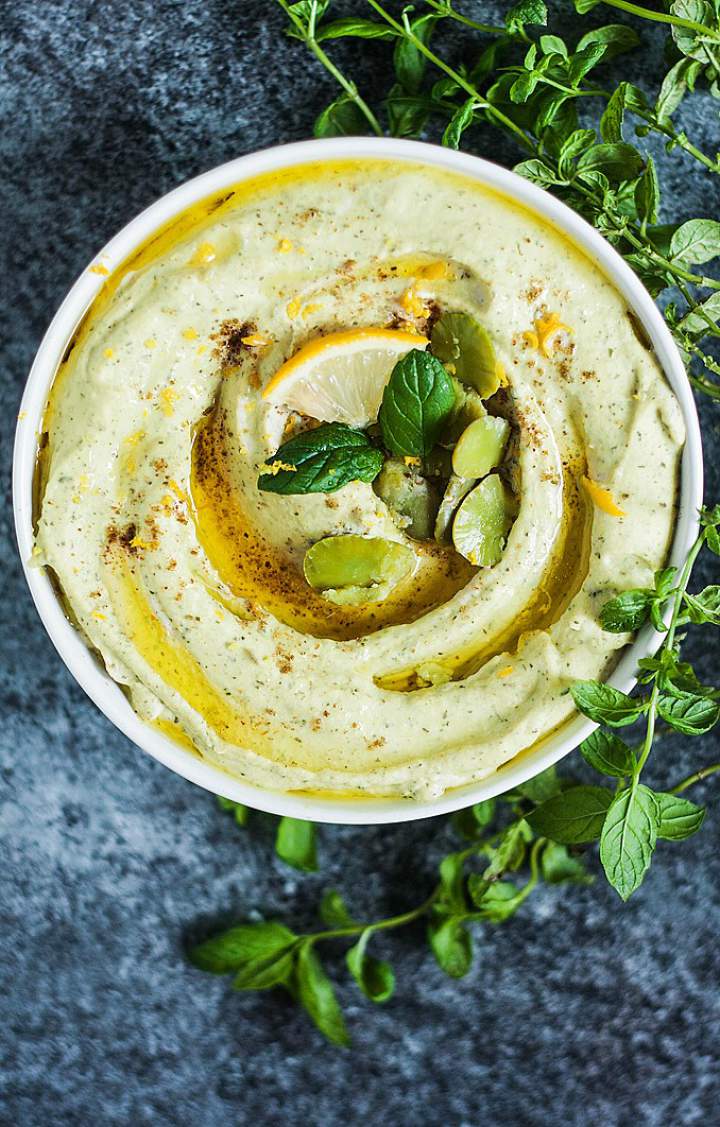 MIĘTOWY HUMMUS Z BOBU