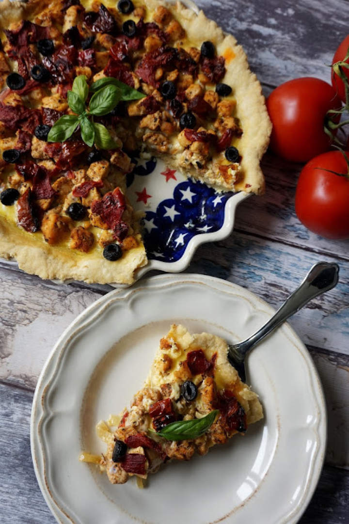 Quiche z kurczakiem i pomidorami