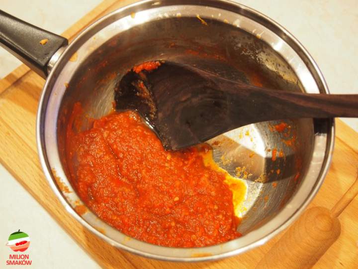 Podstawowy piekielny sos pomidorowy z naga bhut jolokia (ghost pepper)