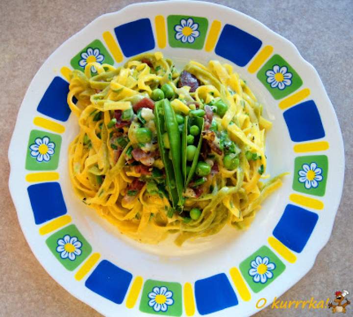 Makaron z groszkiem i szczypiorkiem