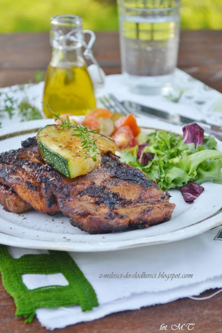 Grillowana karkówka w pikantnej marynacie