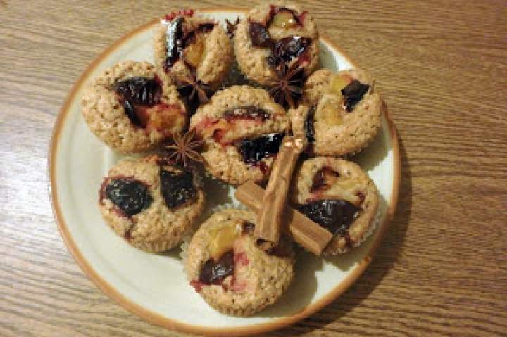 Muffinki herbaciane ze śliwkami
