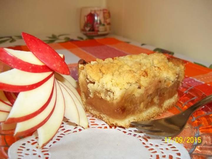 Ciasto z pieczonymi jabłkami i kruszonką