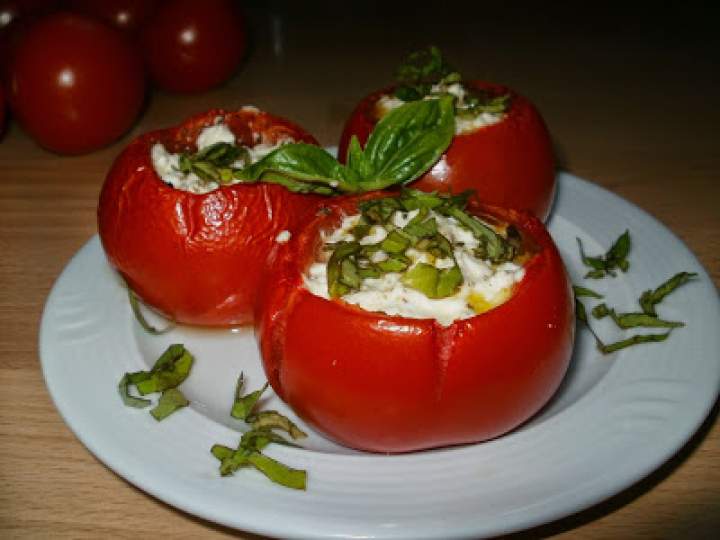 Pomidory zapiekane z kozim serem i ziołami , czyli smak Prowansji