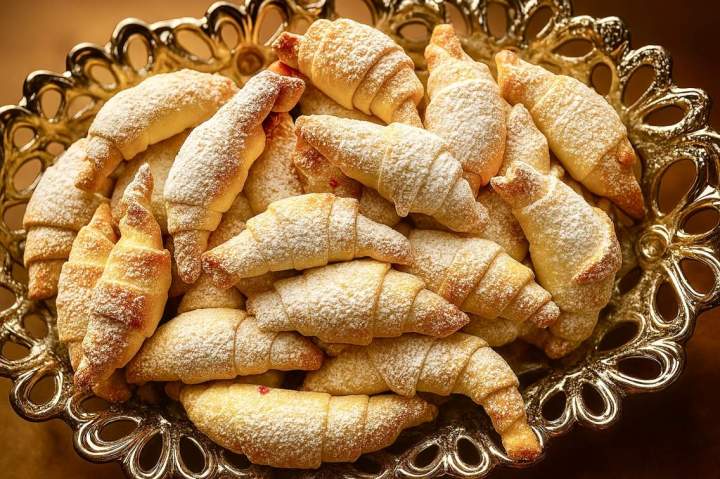 Ekstra kruche rogaliki z malinami