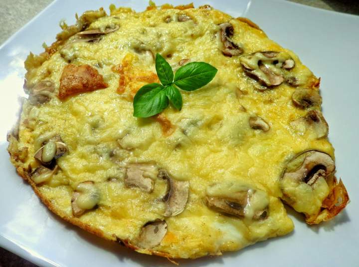 Omlet z pieczarkami i serem