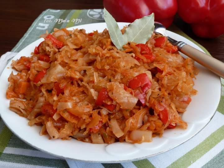 Bigos z kapusty mieszanej z papryką i natką (odchudzony)