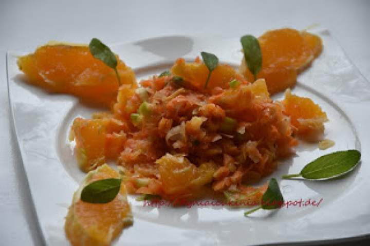 Surówka z marchewki i zielonej papai