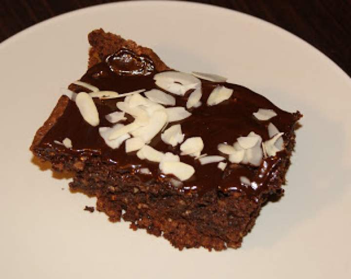 Czekoladowo-orzechowe ciasto typu brownie