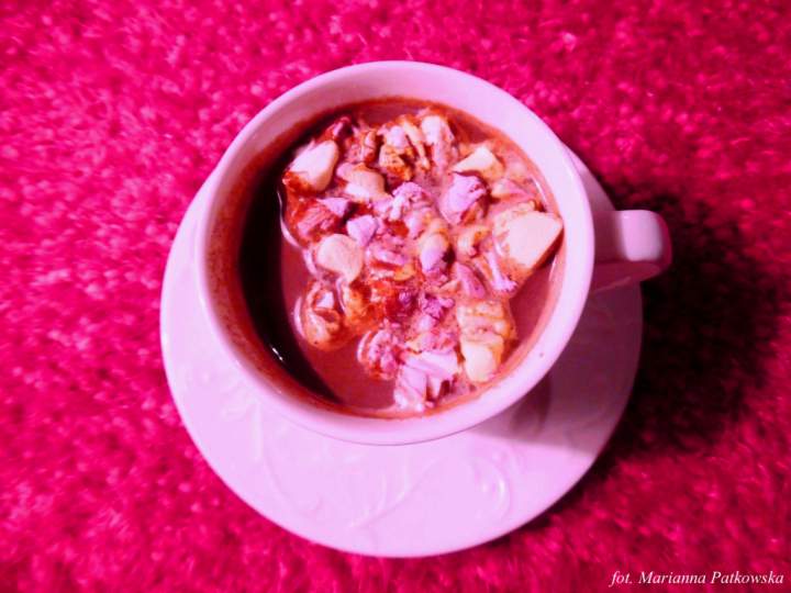 Aromatyczne kakao z nutą pomarańczy i chilli oraz pianką marshmallow