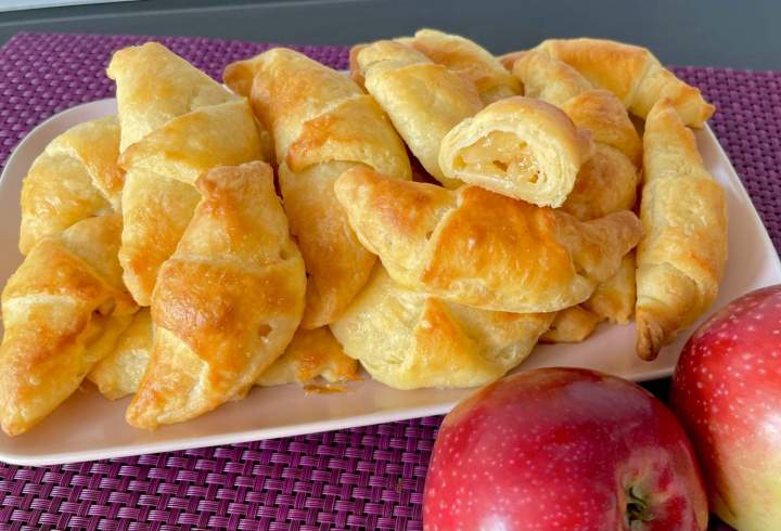 Rogaliki serowe z jabłkami – proste i pyszne!