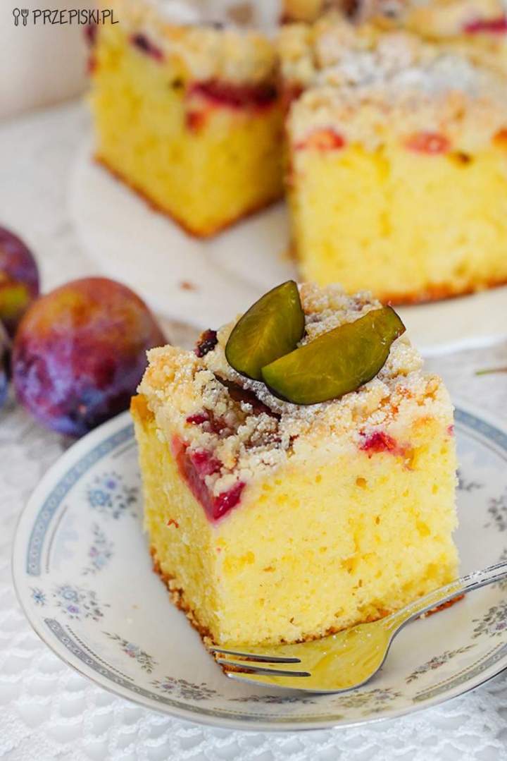 Szybkie ciasto ze śliwkami i kruszonką