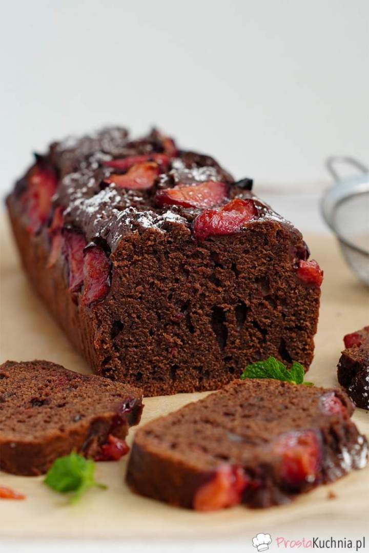 Czekoladowe ciasto ze śliwkami