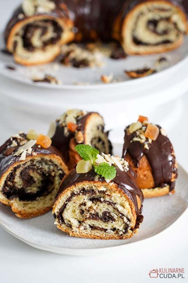 Drożdżowa babka makowa