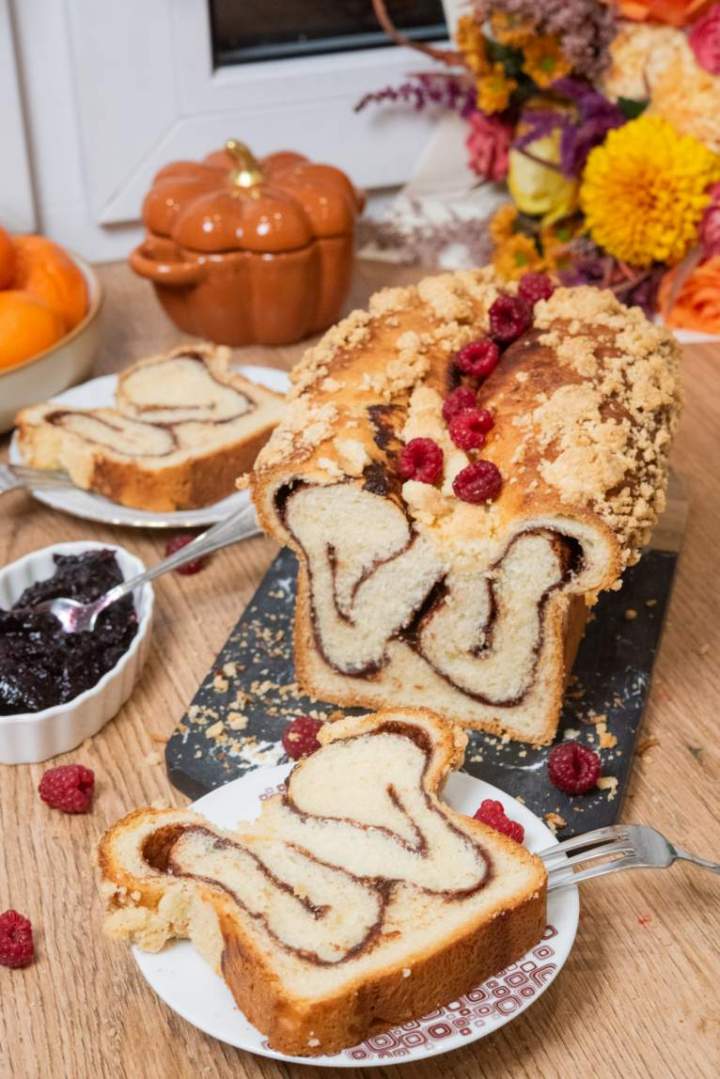 Drożdżowy zawijaniec z dżemem